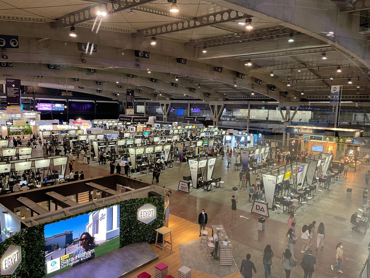 crowd at MWC